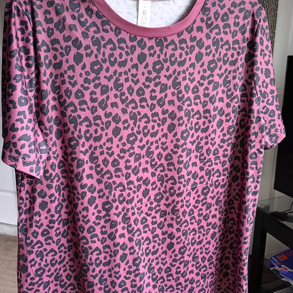 Women's Pink Leopard Print Short Sleeve Top